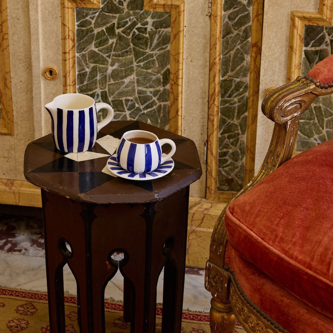 Brocca per il latte a righe blu navy