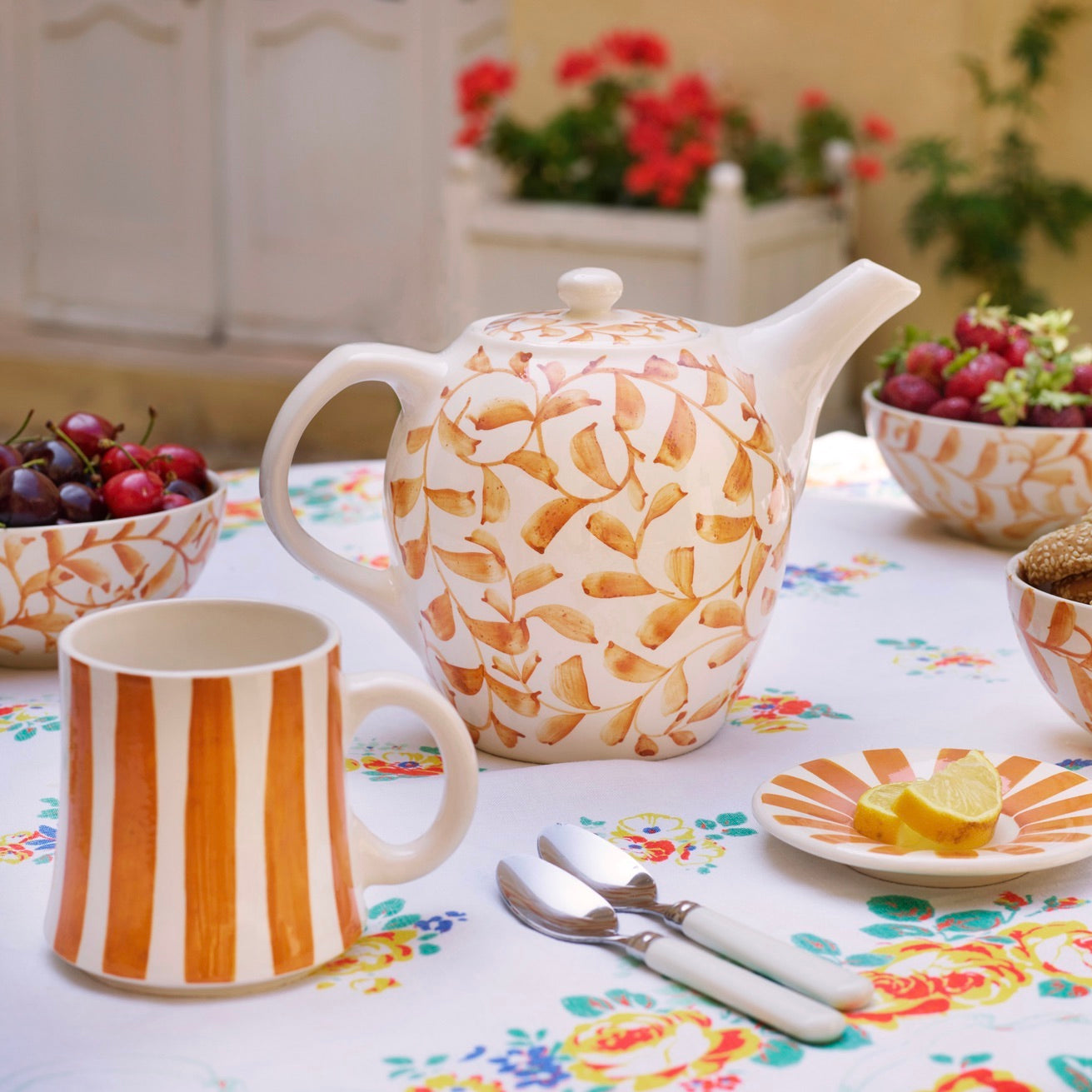 Tazza a strisce gialle